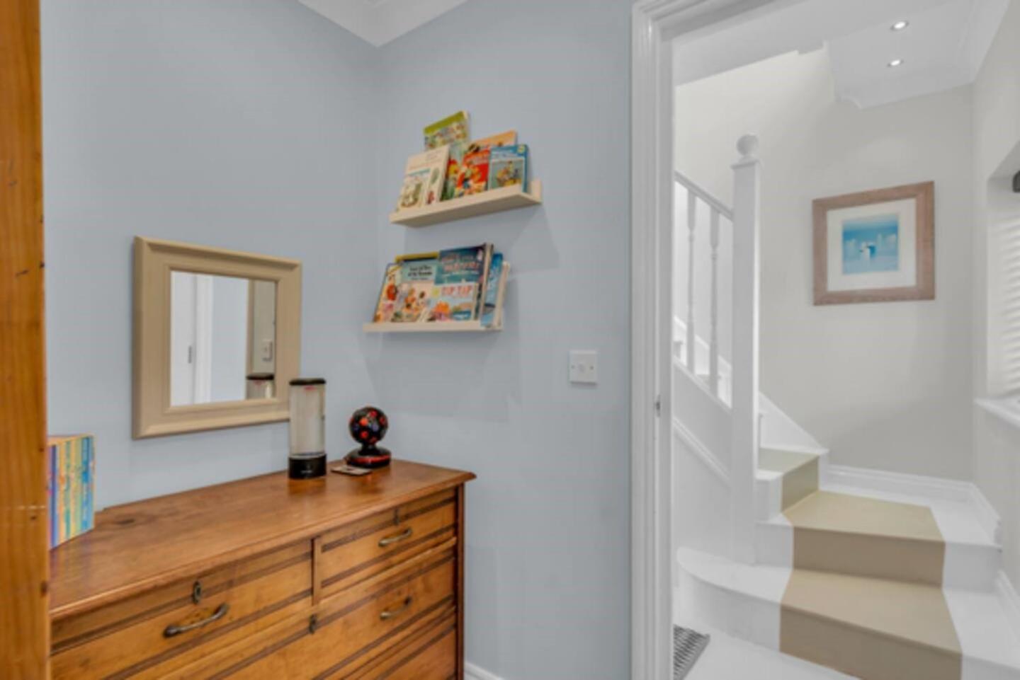 Ferienhaus Stylish Seaside House 2 Min Walk From Pass The Keys *